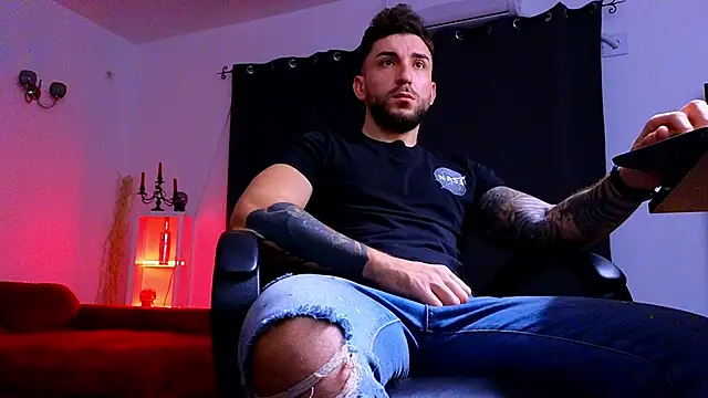 Snapshot of MightyAaron66 chatting on 11/22/25, 03:49 MightyAaron66 online show from 11/22/25, 03:49