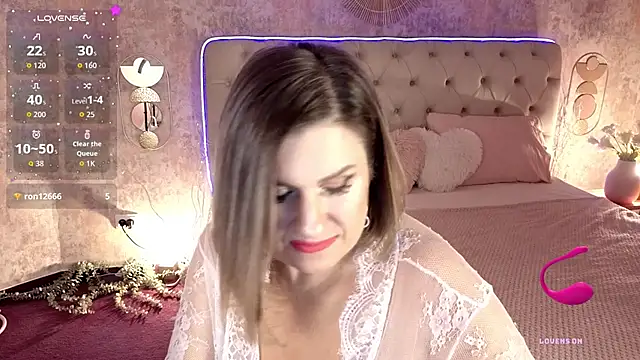 KiraRoxx online show from 12/01/25, 09:26