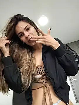 cuteluci  online show from 02/17/25, 11:34