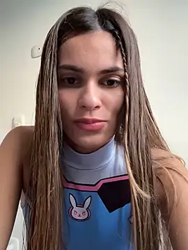 cuteluci  online show from 02/28/25, 11:12