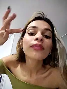 cuteluci  online show from 03/07/25, 10:46