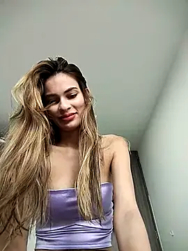 cuteluci  online show from 03/02/25, 11:41