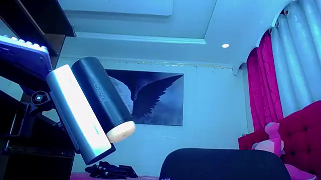 Snapshot of NahomiCamper chatting on 12/01/25, 01:34 NahomiCamper online show from 12/01/25, 01:34