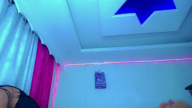 NahomiCamper online show from 03/31/26, 10:12