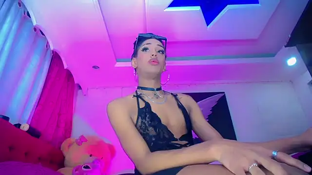 NahomiCamper online show from 12/22/25, 11:38