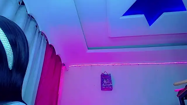 NahomiCamper online show from 05/12/26, 01:46