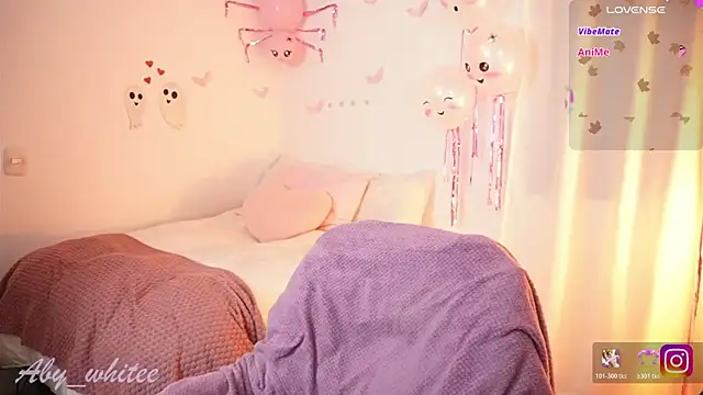 AbyWhitee online show from 10/24/25, 03:27