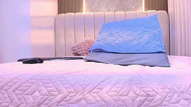 kata hazel online show from 12/04/25, 07:24