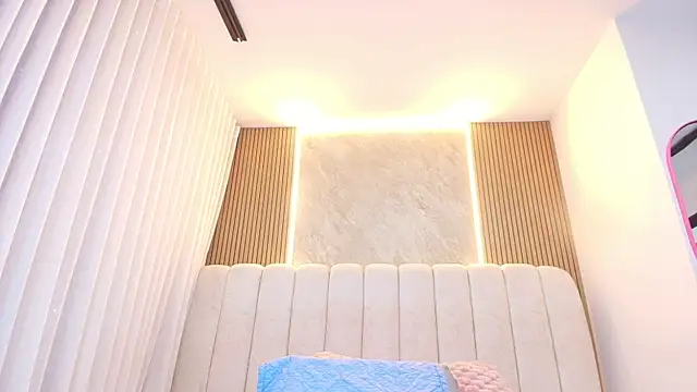 kata hazel online show from 04/13/26, 07:18