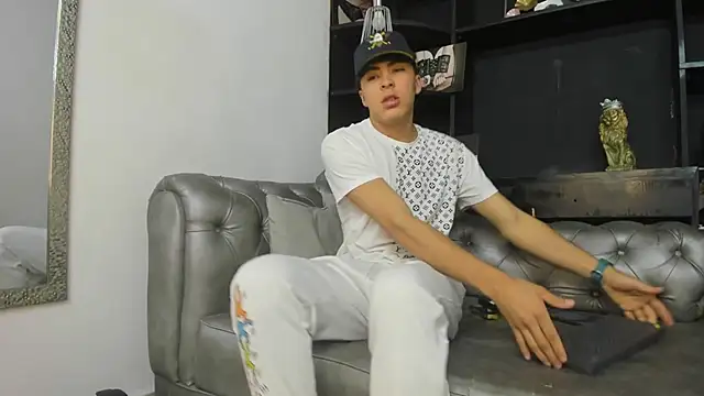 HeellBoy  online show from 10/10/25, 07:58