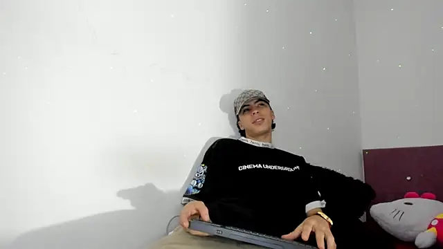 HeellBoy  online show from 12/21/25, 01:19