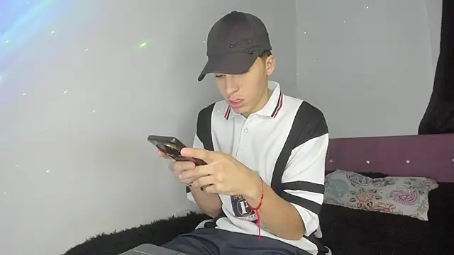 Snapshot of HeellBoy_ chatting on 05/07/26, 06:28 HeellBoy online show from 05/07/26, 06:28