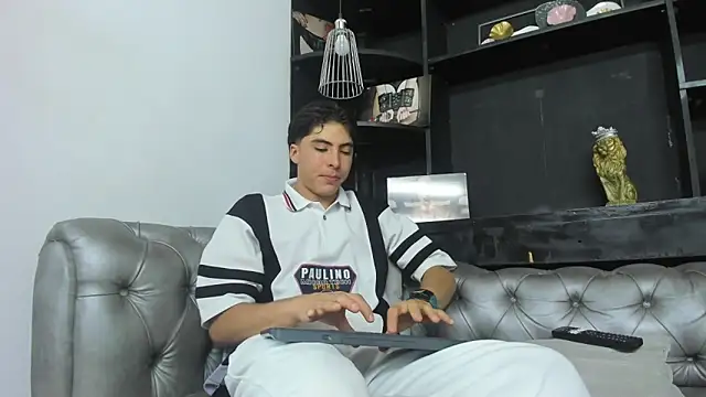 HeellBoy  online show from 10/07/25, 08:43