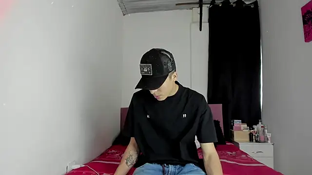 HeellBoy  online show from 03/18/26, 07:37