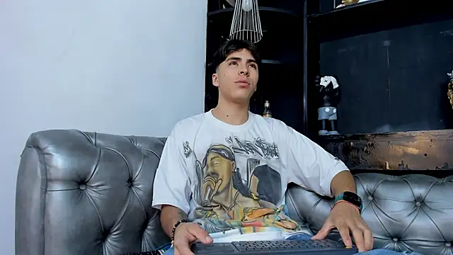 HeellBoy  online show from 11/30/25, 03:29