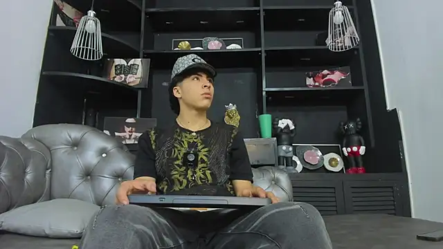 HeellBoy  online show from 10/15/25, 07:22