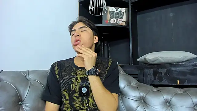 HeellBoy  online show from 11/05/25, 09:18