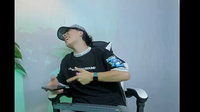 HeellBoy  online show from 11/26/25, 02:55