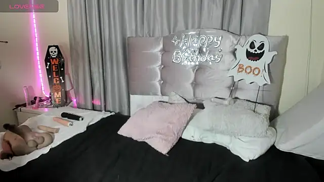 arianithaxox online show from 10/19/25, 05:54