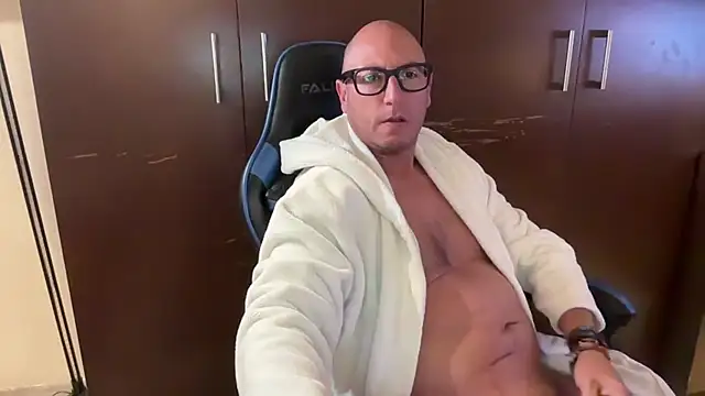 alanan881 online show from 11/26/25, 01:16