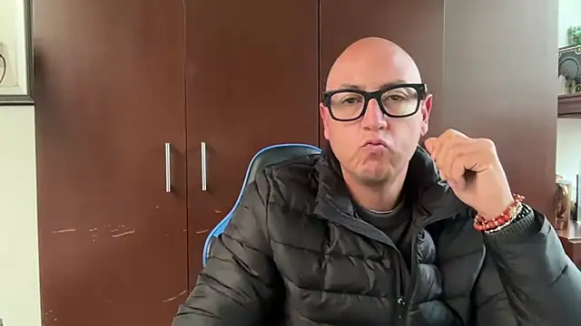 alanan881 online show from 11/30/25, 06:30