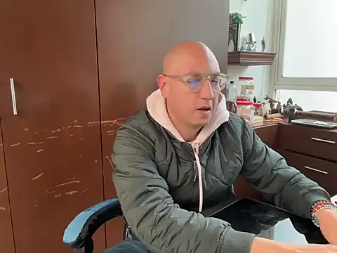 alanan881 online show from 11/07/25, 06:12