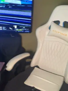 CrownedNyaries online show from 02/25/25, 02:48