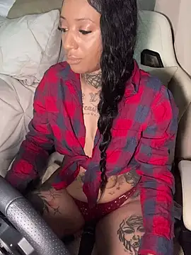 CrownedNyaries online show from 01/08/25, 07:03