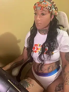 CrownedNyaries online show from 02/21/25, 01:11