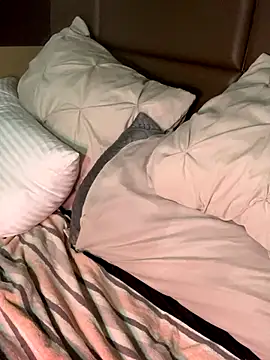 CrownedNyaries online show from 12/02/24, 11:51