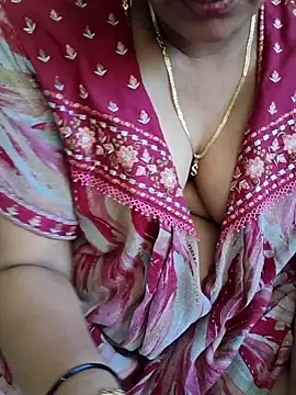 Snapshot of samitasharma chatting on 05/29/26, 06:41 samitasharma online show from 05/29/26, 06:41