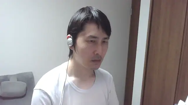 Snapshot of ikkakusai11 chatting on 10/19/25, 04:10 ikkakusai11 online show from 10/19/25, 04:10
