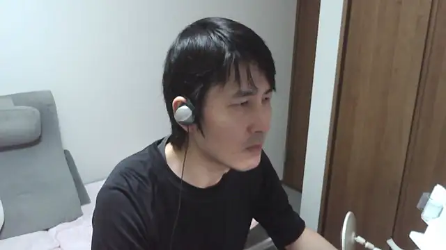 Snapshot of ikkakusai11 chatting on 10/16/25, 09:56 ikkakusai11 online show from 10/16/25, 09:56