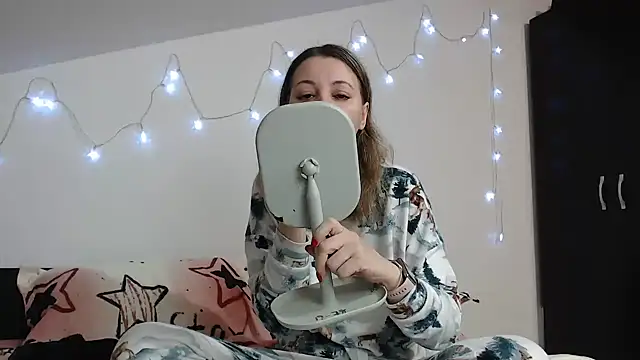 Snapshot of SweetMaddy888 chatting on 01/04/25, 04:12 SweetMaddy888 online show from 01/04/25, 04:12