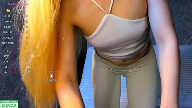 Snapshot of xteona chatting on 09/18/25, 09:12 xteona online show from 09/18/25, 09:12