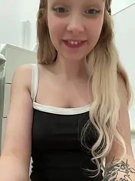 Baby Tiny online show from 02/01/25, 11:06