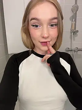 Baby Tiny online show from 05/06/26, 07:29