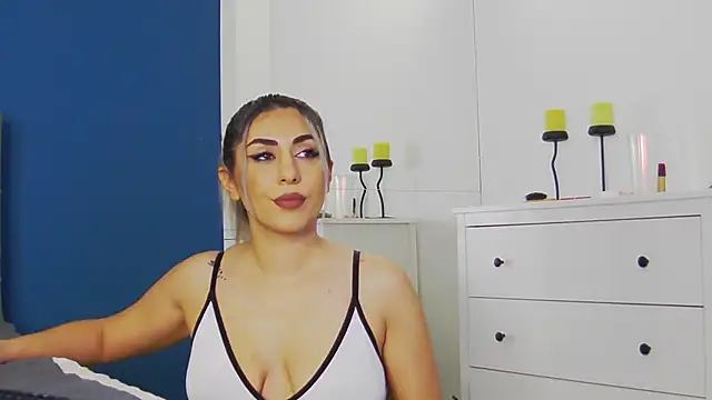 Snapshot of CelineMeyerr chatting on 11/07/25, 06:29 CelineMeyerr online show from 11/07/25, 06:29