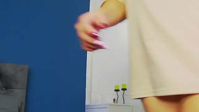 Snapshot of CelineMeyerr chatting on 10/27/25, 07:09 CelineMeyerr online show from 10/27/25, 07:09