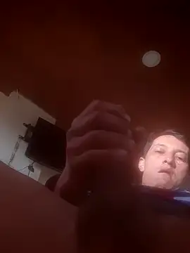 Snapshot of gigolopez1 chatting on 02/18/25, 12:06 gigolopez1 online show from 02/18/25, 12:06