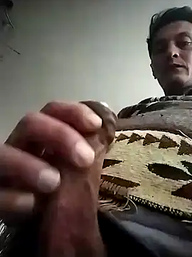 Snapshot of gigolopez1 chatting on 10/24/25, 03:16 gigolopez1 online show from 10/24/25, 03:16