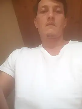 Snapshot of gigolopez1 chatting on 02/26/25, 02:27 gigolopez1 online show from 02/26/25, 02:27