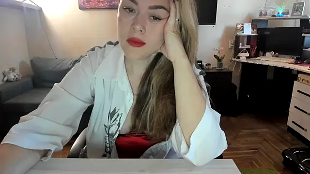 Snapshot of SofiaBells chatting on 09/10/25, 10:03 SofiaBells online show from 09/10/25, 10:03