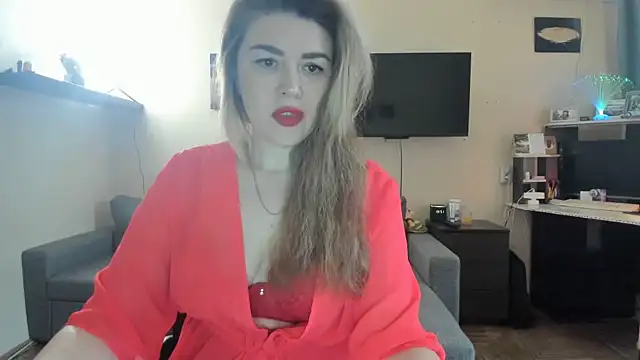 Snapshot of SofiaBells chatting on 11/14/25, 10:52 SofiaBells online show from 11/14/25, 10:52