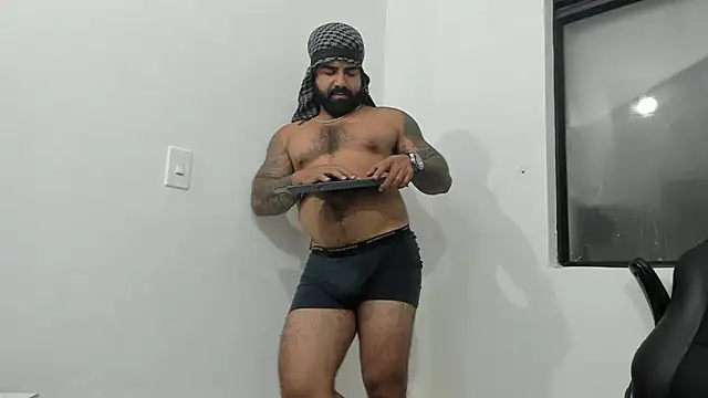 Snapshot of Lyon_vach chatting on 02/23/25, 05:23 Lyon vach online show from 02/23/25, 05:23