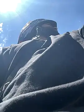 Lyon vach online show from 10/25/25, 04:18