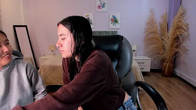 Icysweetcam online show from 11/28/25, 10:37