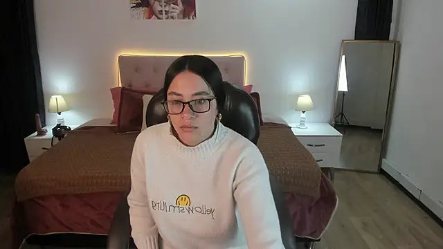 Icysweetcam online show from 10/21/25, 10:03