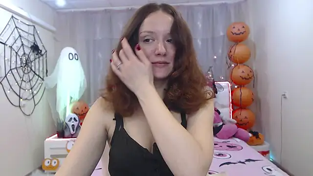 Snapshot of BarbaraStily chatting on 10/12/25, 06:37 BarbaraStily online show from 10/12/25, 06:37