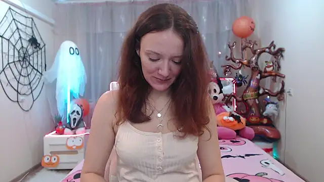 Snapshot of BarbaraStily chatting on 10/21/25, 06:57 BarbaraStily online show from 10/21/25, 06:57